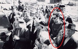 Sự thực phía sau bức ảnh xuyên không nổi tiếng: Mặc áo thể thao, đeo kính râm, cầm máy ảnh cơ vào năm 1941!