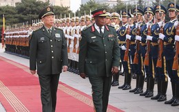Tư lệnh Zimbabwe đến Trung Quốc 7 ngày trước vụ hạ bệ tổng thống Mugabe để làm gì?