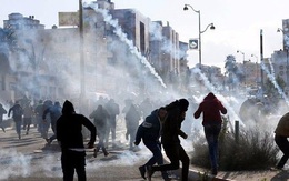 Vụ Jerusalem: Đạn lửa bùng cháy sau quyết định của ông Donald Trump