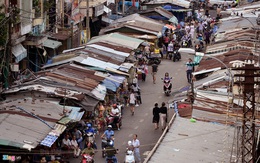 Khu chợ rách nát, bát nháo giữa đường ở trung tâm Sài Gòn