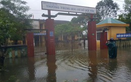 Quảng Trị: Hơn 300 nhà dân vẫn còn ngập sâu trong nước