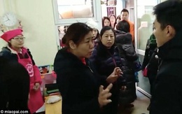 Trung Quốc: Rúng động vụ trẻ em mầm non bị ép uống thuốc lạ, ngược đãi và lạm dụng tình dục