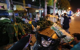 Đi chợ lá dong "độc nhất" ở TP. Hồ Chí Minh
