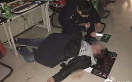 Trung Quốc: Game thủ nôn ra máu vẫn đòi mọi người đỡ dậy để chơi tiếp vì sắp thắng