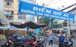 Khi chợ miễn phí giữ xe và nhà vệ sinh phát nhạc