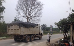 Bắt quả tang 4 thanh tra giao thông nhận tiền “bảo kê” xe quá tải