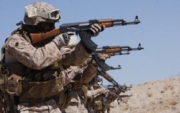 Mỹ lén lút mua súng Kalashnikov qua trung gian
