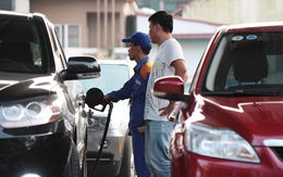 Đón đầu tận thu, giá xăng sẽ ra sao?