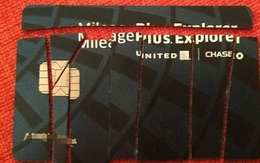 Hành khách thân thiết của United Airlines bẻ nát thẻ thành viên sau vụ bác sĩ gốc Việt bị kéo lê khỏi máy bay