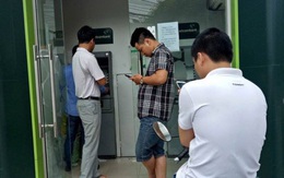 Máy ATM hết nghẽn lại cạn tiền dịp nghỉ lễ