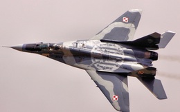 Mỹ mua máy bay Nga về huấn luyện không chiến