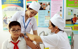 Anti-vaccine: Thức thời hay có tội với con trẻ?