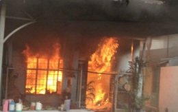 2 lần ra tay, mua xăng đốt chết con gái riêng của vợ