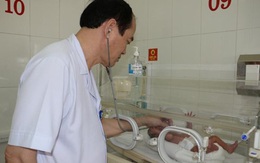 Hà Tĩnh: Cứu sống trẻ sơ sinh 34 tuần tuổi bị tràn khí màng phổi