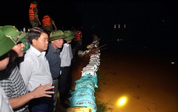 Chủ tịch UBND TP Hà Nội: Không để bất cứ người dân nào gặp nguy hiểm khi mưa lũ tràn về