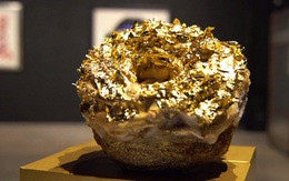 Cuộc sống bí mật của giới siêu giàu: Ăn bánh rán dát vàng, được giao hàng bằng xe Rolls-Royce