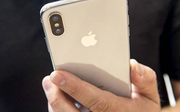 Apple: Chúng tôi sẽ không chèo kéo khách hàng mua iPhone X