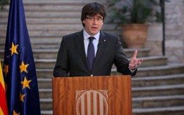 Cựu Thủ hiến Catalonia bị phế truất từ chối về nước hầu tòa