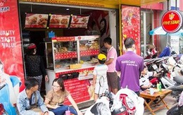 Đại gia ngoại tấn công món ăn đường phố Việt