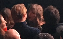 Taylor Swift và người yêu điển trai hết nhảy tình tứ lại ôm hôn nhau giữa concert