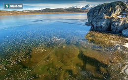 Hồ nước đóng băng ở Siberia phát ra âm thanh đáng sợ, tựa như "ngoài hành tinh"