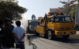 Video: Xe tải bốc cháy ngùn ngụt trên quốc lộ ở Thái Bình