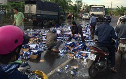 Chuyện tử tế: Hàng ngàn lon bia đổ ra đường, người dân chung tay thu dọn giúp tài xế