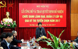 Bộ Nội vụ bổ nhiệm luôn 2 vụ phó vừa thi đậu