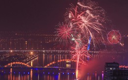 Cả nước đã chào đón năm 2018, pháo hoa rực sáng trên sông Hàn