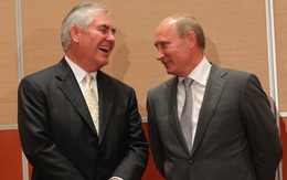 Ông Trump úp mở chuyện "đi hay ở" của Ngoại trưởng Tillerson, nói ông Putin rất quan trọng