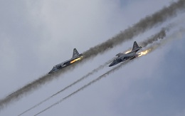 Sự thật trơ trẽn về "lệnh rút quân là đòn gió": Su-24 co về, Su-25SM3 bất ngờ sang Syria
