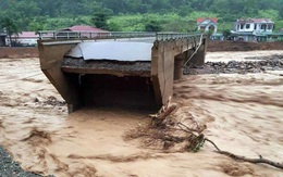 Sơn La: Thông cây cầu quan trọng bị đứt gãy trong trận lũ quét kinh hoàng
