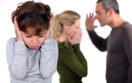 Chứng kiến bố mẹ cãi nhau, con hành động "nguy hiểm": Phụ huynh nên đọc kẻo hối không kịp