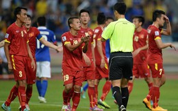 Cựu trung vệ hàng đầu Việt Nam gửi lời khuyên tới U23 khi lại gặp trọng tài gây tranh cãi
