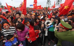 Nội Bài quá chật cho tình yêu của người hâm mộ dành cho U23 Việt Nam