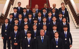Như U-23 VN, 'biển người' chào đón U-16 Tajikistan ở quê nhà