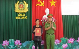 Thăng hàm cho thiếu úy tử vong do uống ca nước có ma túy