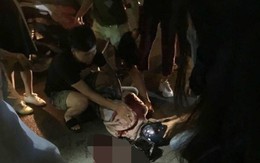 Cô gái bị nam thanh niên đâm gục trên phố Hà Nội, đầu vẫn đội mũ bảo hiểm