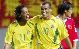 Barcelona tẩy chay Ronaldinho và Rivaldo vì lý do bất ngờ