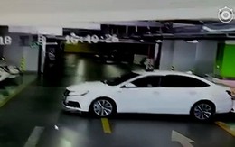 Góc tổ lái: Lùi xe trong bãi gửi, nữ tài xế đâm liên tiếp 3 xe sang BMW, Audi và Maserati