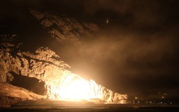 Iran in khẩu hiệu đe dọa Mỹ, Israel lên loạt tên lửa nã xuống Syria