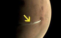 Ngay lúc này có một đám khói trắng đang lơ lửng trên bề mặt sao Hỏa và đây là sự thật đằng sau nó