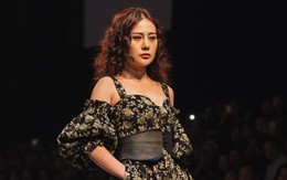 Bất ngờ lớn nhất VIFW 2018: "Quỳnh Búp Bê" làm vedette mở màn, trình diễn cực kỳ chuyên nghiệp