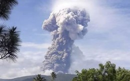 Núi lửa phun cao 4km ở Sulawesi sau thảm họa kép động đất-sóng thần