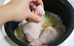 Cho cả đùi gà vào nồi cơm điện "nấu một thể", tôi bị mẹ chồng mắng nhưng món ăn của tôi khiến bà kinh ngạc