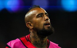 Ngồi ngoài nhìn đồng đội hủy diệt Tottenham, Vidal "dỗi" ra mặt trên Instagram