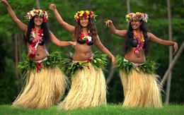 Hòn đảo kỳ lạ ở Thái Bình Dương: Chốn thần tiên - nơi trai gái chưa kịp lớn đã “yêu”