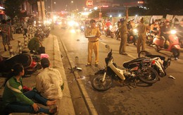 Ô tô tông hàng loạt xe máy ở Sài Gòn, 1 người chết, 4 người nằm la liệt kêu cứu