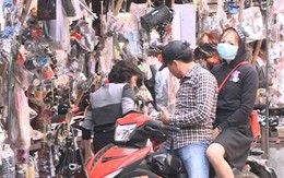 Nghệ thuật mua phụ tùng ô tô, xe máy ở chợ Trời