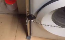 Đi du lịch 2 hôm về nhà phát hiện máy giặt bị em gái tầng trên dùng trộm, bà chủ trọ đã có cách xử lý cao tay thế này